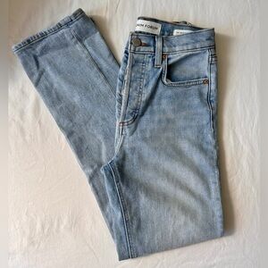 Aritzia Denim Forum Light Wash The Arlo High Rise Straight, 28L size 24 EUC